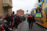 N&auml;rrinnen und Narren trotzen Wetter (2) (Foto: Karl-Heinz Herrmann)