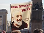 Pater Pio Gebetsgruppen beim Papst in Rom (Foto: Ilka K&uuml;hn)