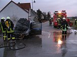 Auto brannte aus (Foto: Feuerwehr Bleicherode)