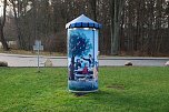 Eine kleine Bierwerbes&auml;ule steht vor dem Hotel und Restaurant Waldcaf&eacute; in Hettstedt. (Foto: Jochen Miche)