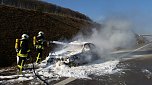 Vollsperrung auf der A38 wegen eines Fahrzeugbrandes (Foto: Feuerwehr Heilbad Heiligenstadt) Vollsperrung auf der A38 wegen eines Fahrzeugbrandes (Foto: Feuerwehr Heilbad Heiligenstadt)
