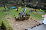 Blick auf einen Teil des großzügigen und bestens ausgestatteten Spielplatz des "Kinderlandes am Friedrichsberg". (Foto: Jochen Miche) Blick auf einen Teil des großzügigen und bestens ausgestatteten Spielplatz des "Kinderlandes am Friedrichsberg". (Foto: Jochen Miche)