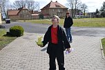 Eine zweite Oster&uuml;berraschung kam von oben: die Sonne. Nach Tagen lie&szlig; sie sich erstmals wieder blicken. Hardi reckte ihr seine Nase entgegen. (Foto: Claudia Franke)