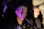 Geburtagsparty mit Rock und Dudelsack - vor der Frauenbergkirche wurde gestern f&uuml;r einen guten Zweck gefeiert (Foto: Angelo Glashagel)