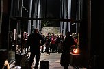 Geburtagsparty mit Rock und Dudelsack - vor der Frauenbergkirche wurde gestern f&uuml;r einen guten Zweck gefeiert (Foto: Angelo Glashagel)