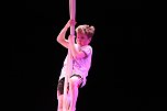 No money - pure honey - die Kinder des Zirkus Zappelini zeigten am Abend, was sie drauf haben (Foto: Angelo Glashagel) No money - pure honey - die Kinder des Zirkus Zappelini zeigten am Abend, was sie drauf haben (Foto: Angelo Glashagel)