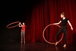 No money - pure honey - die Kinder des Zirkus Zappelini zeigten am Abend, was sie drauf haben (Foto: Angelo Glashagel) No money - pure honey - die Kinder des Zirkus Zappelini zeigten am Abend, was sie drauf haben (Foto: Angelo Glashagel)