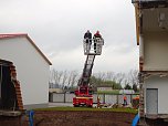 Besuch am Erdfall (Foto: J. Piper)