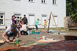 Actionpainting an der Jugendkunstschule (Foto: Angelo Glashagel)