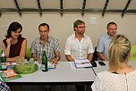 Mit B&uuml;rgern im Dialog (Foto: Karl-Heinz Herrmann)