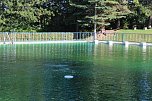 Taucher im Schwimmbad im Einsatz (Foto: Karl-Heinz Herrmann)