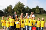 Neue Trikots f&uuml;r Schulen (Foto: J. Piper/privat)