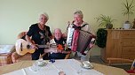 Besonderes Ständchen zum 90. Geburtstag (Foto: Privat) Besonderes Ständchen zum 90. Geburtstag (Foto: Privat)