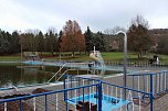 Schwimmbad auf Winter vorbereitet (Foto: Karl-Heinz Herrmann)
