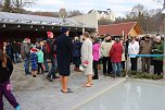 Besuchermagnet Eisbaden (Foto: Karl-Heinz Herrmann)