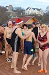 Besuchermagnet Eisbaden (Foto: Karl-Heinz Herrmann)