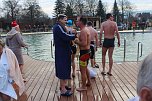 Besuchermagnet Eisbaden (Foto: Karl-Heinz Herrmann)