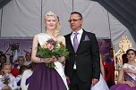Fliederprinzessin in Amt eingef&uuml;hrt (Foto: Karl-Heinz Herrmann)
