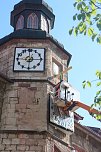 Neue Sonnenuhr angebracht (Foto: Angelo Glashagel)