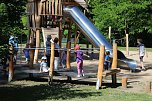 Mehrgenerationen Spielplatz eingeweiht (Foto: Karl-Heinz Herrmann) Mehrgenerationen Spielplatz eingeweiht (Foto: Karl-Heinz Herrmann)