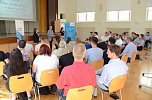 Begrüßung durch das Organisationsteam (Franziska Teichert, Steffen Peter, Dr. Kareen Schlangen, von rechts) (Foto: Lars Friesen) Begrüßung durch das Organisationsteam (Franziska Teichert, Steffen Peter, Dr. Kareen Schlangen, von rechts) (Foto: Lars Friesen)