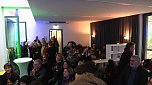 Junge Christen &uuml;bernehmen in der Altendorfer Kirche (Foto: Angelo Glashagel)