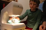 Backen, Basteln, B&auml;ume schm&uuml;cken - an der Jugendkunstschule und im Weltladen konnte man das heute selbst machen (Foto: Angelo Glashagel)