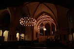 Am Theater und an der Kirche (Foto: Peter Blei)