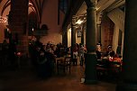 Am Theater und an der Kirche (Foto: Peter Blei)