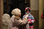 Am Theater und an der Kirche (Foto: Peter Blei)