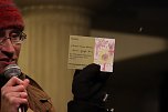 Am Theater und an der Kirche (Foto: Peter Blei)