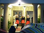 Hinter dem 9. T&uuml;rchen des Theater-Adventskalender verbargen sich die Eleven des Tanzstudio Radeva (Foto: Matthias Schwarz)