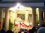 Hinter dem 9. T&uuml;rchen des Theater-Adventskalender verbargen sich die Eleven des Tanzstudio Radeva (Foto: Matthias Schwarz)