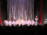 Die Eleven des Tanzstudio Radeva brachten die Geschichte von Clara und ihrem Nussknacker auf die Bühne (Foto: Dimitar Radev) Die Eleven des Tanzstudio Radeva brachten die Geschichte von Clara und ihrem Nussknacker auf die Bühne (Foto: Dimitar Radev)
