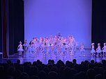 Die Eleven des Tanzstudio Radeva brachten die Geschichte von Clara und ihrem Nussknacker auf die Bühne (Foto: Dimitar Radev) Die Eleven des Tanzstudio Radeva brachten die Geschichte von Clara und ihrem Nussknacker auf die Bühne (Foto: Dimitar Radev)