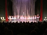 Die Eleven des Tanzstudio Radeva brachten die Geschichte von Clara und ihrem Nussknacker auf die Bühne (Foto: Dimitar Radev) Die Eleven des Tanzstudio Radeva brachten die Geschichte von Clara und ihrem Nussknacker auf die Bühne (Foto: Dimitar Radev)