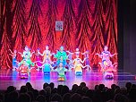 Die Eleven des Tanzstudio Radeva brachten die Geschichte von Clara und ihrem Nussknacker auf die Bühne (Foto: Dimitar Radev) Die Eleven des Tanzstudio Radeva brachten die Geschichte von Clara und ihrem Nussknacker auf die Bühne (Foto: Dimitar Radev)