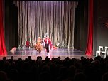 Die Eleven des Tanzstudio Radeva brachten die Geschichte von Clara und ihrem Nussknacker auf die Bühne (Foto: Dimitar Radev) Die Eleven des Tanzstudio Radeva brachten die Geschichte von Clara und ihrem Nussknacker auf die Bühne (Foto: Dimitar Radev)
