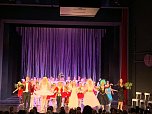 Die Eleven des Tanzstudio Radeva brachten die Geschichte von Clara und ihrem Nussknacker auf die Bühne (Foto: Dimitar Radev) Die Eleven des Tanzstudio Radeva brachten die Geschichte von Clara und ihrem Nussknacker auf die Bühne (Foto: Dimitar Radev)