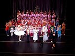 Die Eleven des Tanzstudio Radeva brachten die Geschichte von Clara und ihrem Nussknacker auf die Bühne (Foto: Dimitar Radev) Die Eleven des Tanzstudio Radeva brachten die Geschichte von Clara und ihrem Nussknacker auf die Bühne (Foto: Dimitar Radev)