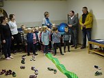 &Uuml;bergabe Sachspende (Foto: Ilka K&uuml;hn)