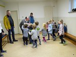 &Uuml;bergabe Sachspende (Foto: Ilka K&uuml;hn)