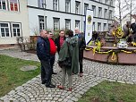 Flei&szlig;ig geschm&uuml;ckt - der Meerpferdbrunnen ist bereit f&uuml;r das Brunnenfest (Foto: Frank Meier)