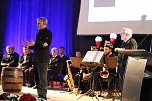 Zwei Mal Ehrenarschleder verliehen (Foto: Karl-Heinz Herrmann)