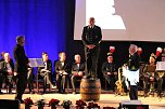 Zwei Mal Ehrenarschleder verliehen (Foto: Karl-Heinz Herrmann)