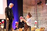 Zwei Mal Ehrenarschleder verliehen (Foto: Karl-Heinz Herrmann)