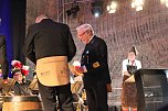 Zwei Mal Ehrenarschleder verliehen (Foto: Karl-Heinz Herrmann)