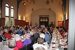 Ansturm auf die Seniorenweihnachtsfeier (Foto: Karl-Heinz Herrmann)