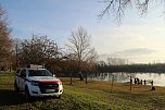 Eisbaden im Kiesschacht (Foto: Angelo Glashagel)
