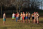 Eisbaden im Kiesschacht (Foto: Angelo Glashagel)